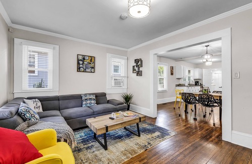Villa Heights House | Charlotte Luxury 3BR Home NoDa