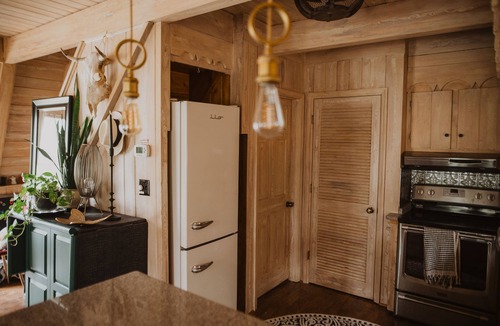 Boone Ski Chalet | Charmed @CherryHideaway - 1970s Vintage Modern - Mountain A-Frame - Dog Friendly