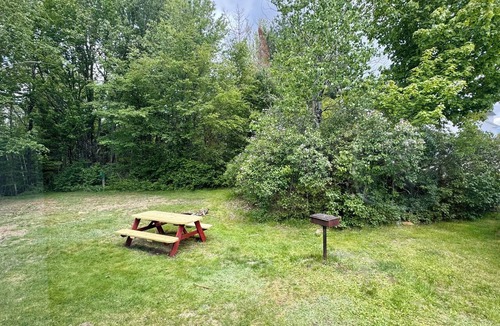 Twin Mountain Cottage | Charming 1-bedroom cottage in Twin Mountain with cozy vibes