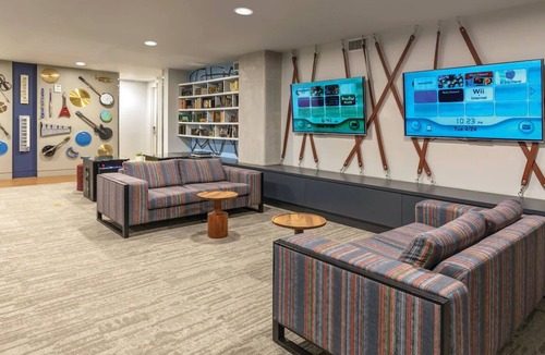 West End Hotel | Charming 1 Bedroom Suite Conveniently Located Downtown Austin!