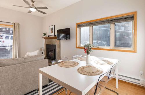 Eagle-Vail House | Charming 2 bedroom 2 bath On-Mountain in 10 Min