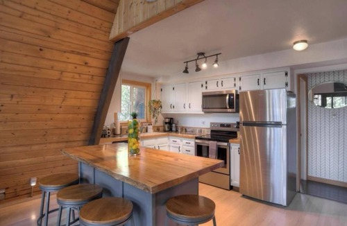 Forest Lakes Cabin | Charming 2-bedroom A frame Cabin in the woods with a AC unit