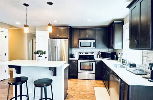 Hough Apartment | Charming 2-bedroom apartment in downtown Vancouver