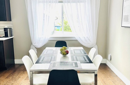 Hough Apartment | Charming 2-bedroom apartment in downtown Vancouver