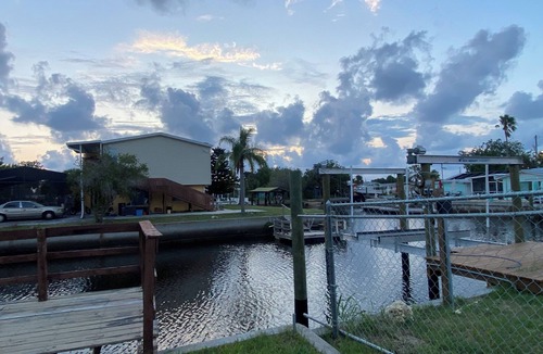 Pleasure Isles Cottage | Charming 2-bedroom cottage on a canal in fabulous Hudson