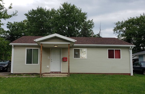 Columbus House | Charming 2-bedroom house with AC in Columbus OH