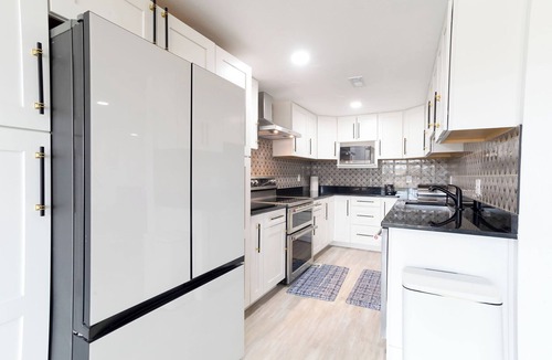 Aurora House | Charming 2bed 2 bath with AC, WiFi in wonderful Aurora