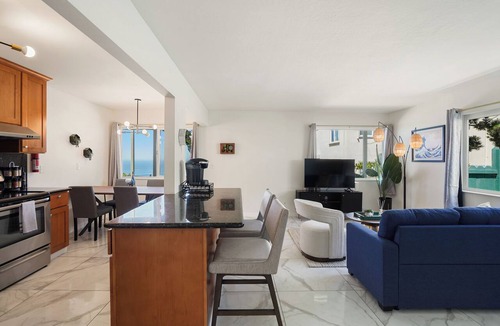 Pacifica Apartment | Charming 2BR Ocean Getaway in Pacifica