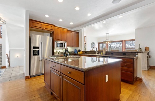 Edwards House | Charming 5BD Mountain Estate - Best for Families!