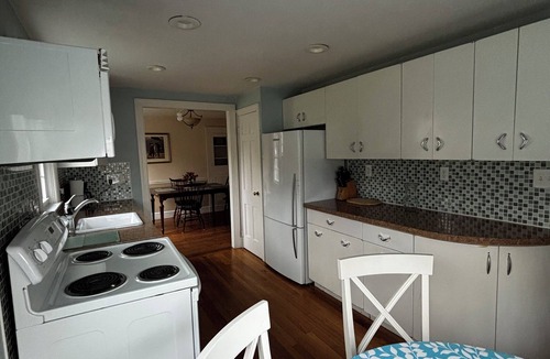 East Providence House | Charming & accessible 3 bdr home 10 minutes to Providence