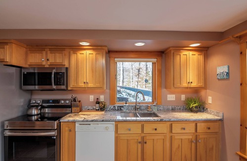 Carrabassett Valley Apartment | Charming apartment situated on West Mountain. Sleeps 4
