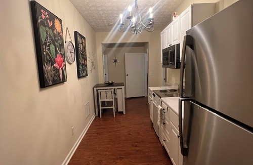 Sugar Hill House | Charming Basement Unit with WiFi and AC in lovely Sugar Hill
