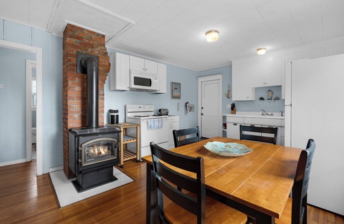 Sunset Beach Cabin | Charming Beachouse Getaway on Historic Sunset Beach