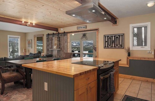 Granby Cabin | Charming Cabin : Fire Pit, Hot Tub, Views & Vibes