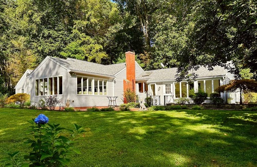 Cobalt House | Charming Castle Cottage