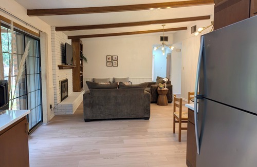 Clovis House | Charming Clovis Retreat: Central Location, Modern Amenities, Cozy Style