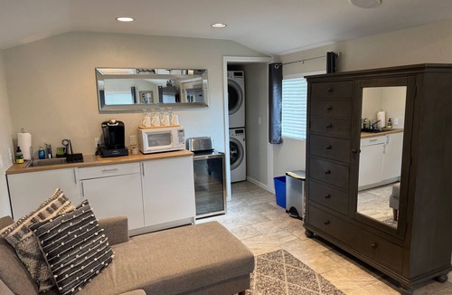 Speer Cottage | Charming cottage in Denver, near Broadway and the Baker district