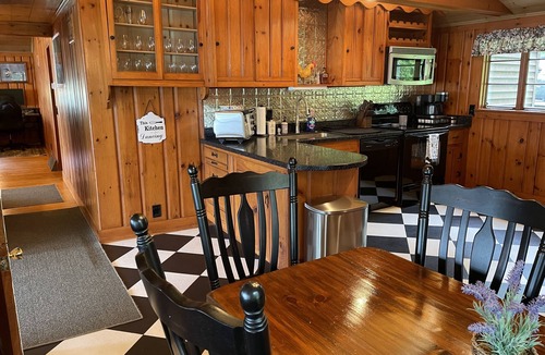 Sanbornville House | Charming Cottage on Lovell Lake