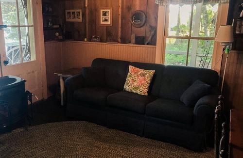South Thomaston Cottage | Charming, Cozy Oceanfront Cottage on Pleasant Beach, South Thomaston