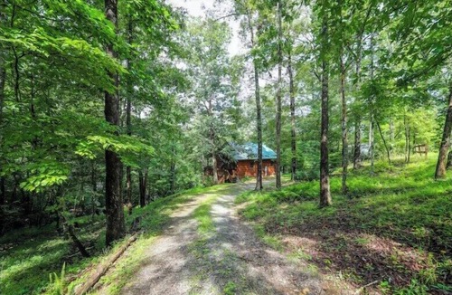McCaysville House | Charming Creekfront Cabin with Private Hot Tub
