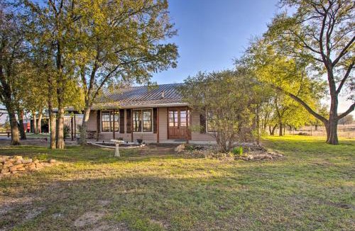 Gainesville House | Charming Gainesville Retreat: Barn, Horses Welcome