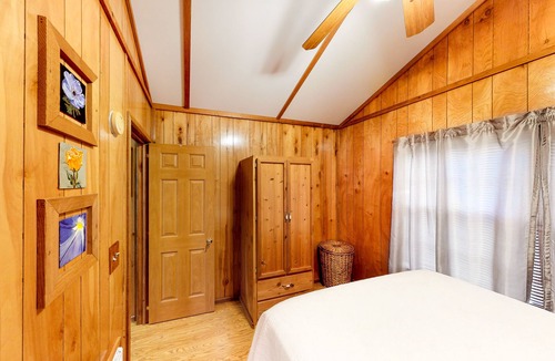 Leesville House | Charming lakefront cabin on two acres with dock & firepit