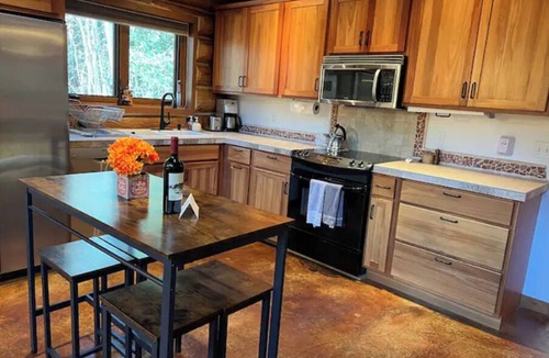 Fairplay Cabin | Charming Log Cabin - Hot Tub -Near Hiking & Dining - Dogs Welcome