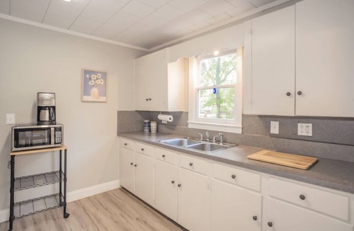 Mount Holly House | Charming Mount Holly Bungalow
