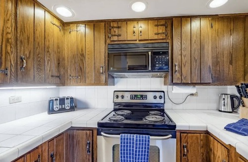 Vail Condo | Charming Mountain Cabin HUGE condo steps to Gondola! Pool, Hot tub and Views!