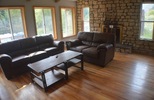 Grant Cabin | Charming Mountain Log Cabin Duplex Close to Trails