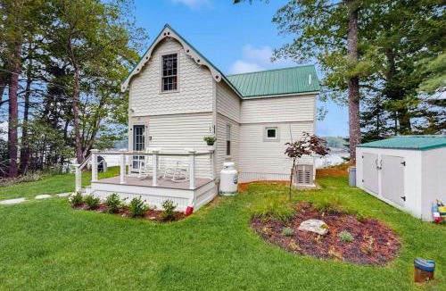 Mac Mahan House | Charming Oceanfront Home with Stunning Water Views and Wifi