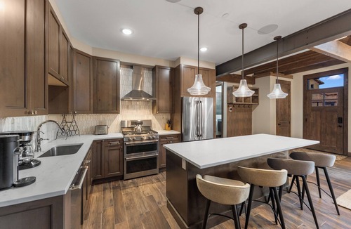 Lakeside Village Condo | Charming Ski Condo Near Keystone with Fireplace & Scenic Balcony
