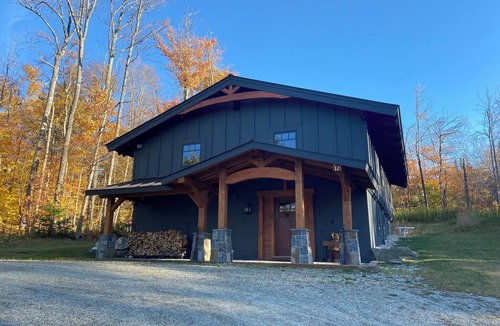 Stratton Mountain House | Charming Stratton ski house/chalet - mountain view & quick walk to slopes