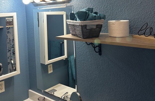 Ridgeway Apartment | Charming Studio Home in Soldotna: Embrace Cozy Living in a Central Location