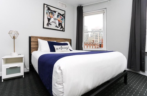 Back Bay Apartment | Charming Studio on Boston's Iconic Newbury St. #8