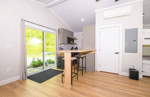 Newbury Cottage | Charming Sunapee Tiny Home: Walk to Lake + Cool AC