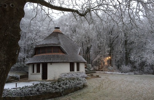 Morisel Cottage | Charming thatched cottage