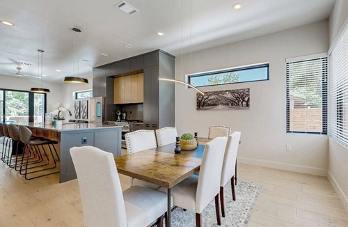 Highland House | Charming townhouse with W/D and enclosed backyard