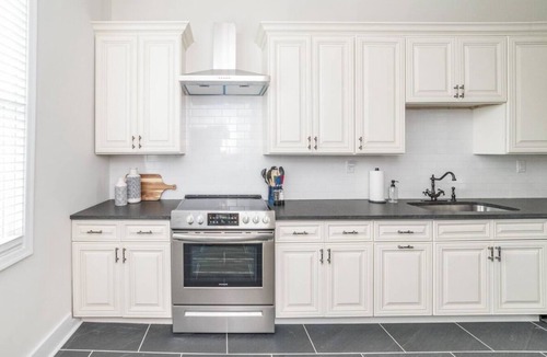 Diamond Hill House | Charming Walkable Downtown Getaway w/Coffee Bar!