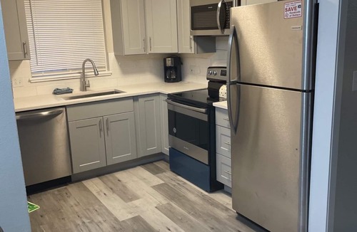 Northeast Park Hill House | Cheerful updated 3bed room house