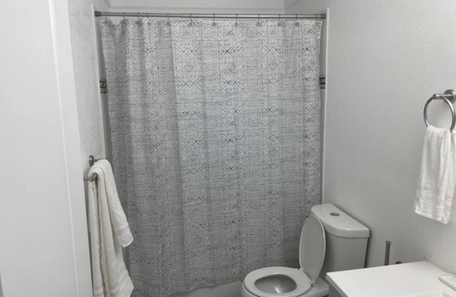 Northeast Park Hill House | Cheerful updated 3bed room house