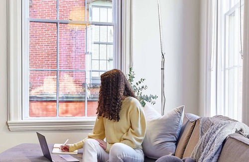 Old Port Apartment | Chef's Dream Kitchen in Downtown 2 Bedroom Loft