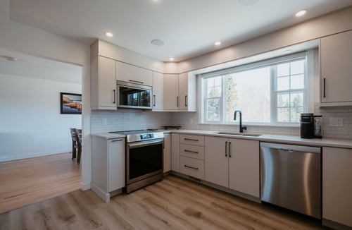 Conception Bay South House | Cherry Lane Cottage | 3 Bed 1.5 Bath