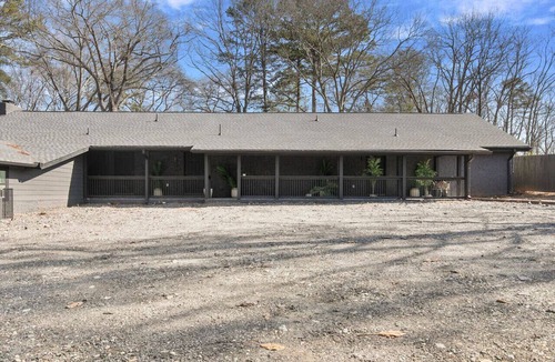 Clarkdale Apartment | Chic 1BR Oasis: Ideal Retreat near Six Flags