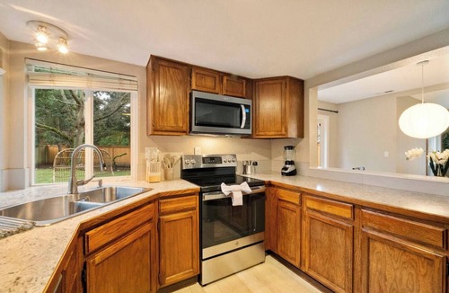 Bellevue House | Chic 3BR Home | Foosball Great Location@Bellevue