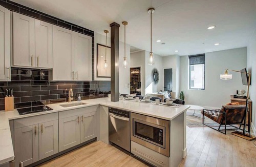 Berkeley Apartment | Chic Tennyson St Retreat | Walk to Shops & Cafes