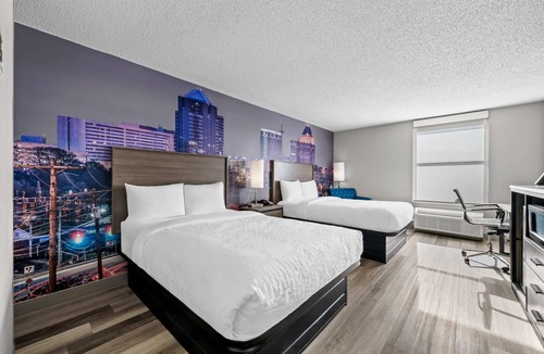 Archdale Hotel | Clarion Pointe