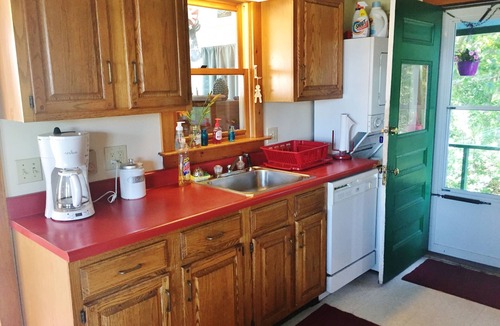 Fortunes Rocks Cottage | Classic 4 BR cottage steps from the beach: off-season rental inquiries welcome!