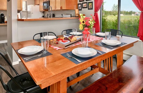 Kenai House | Classic AK Townhome 2BR/2BA
