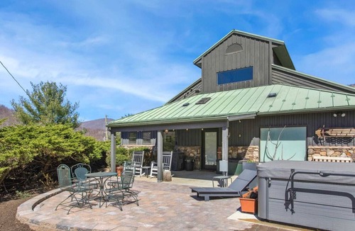 West Jefferson Cabin | Classic Barn Home with Contemporary Design